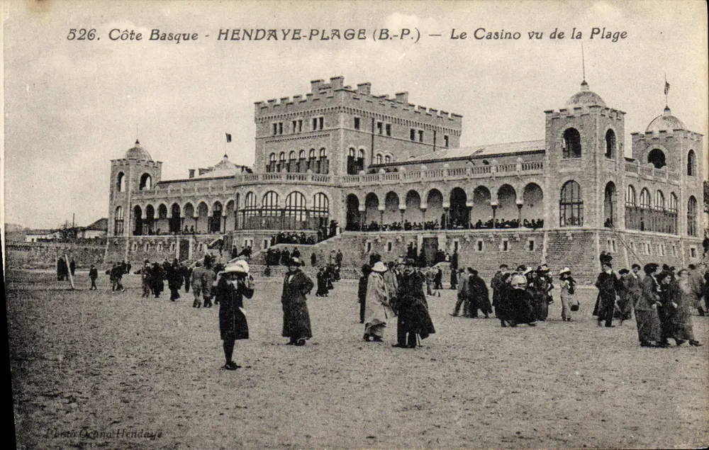 Hendaye-Plage (B.P.) — Blick auf das Casino von der Strandseite — Photo Ocana Hendaye - Vorderseite
