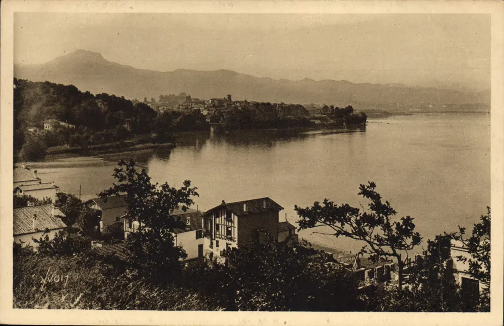 Hendaye (Basses Pyrénées) — La Bidassoa und die Altstadt — Éditions d'Art Matel, Paris - Vorderseite