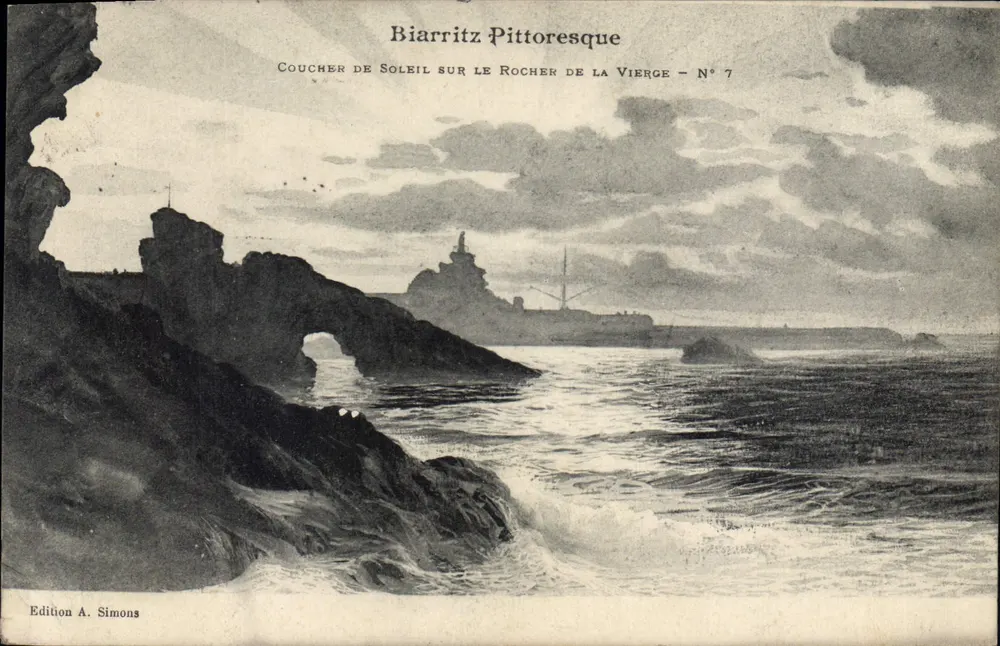 Biarritz Pittoresque — Sonnenuntergang am Rocher de la Vierge — Nr. 7 — Edition A. Simons - Vorderseite