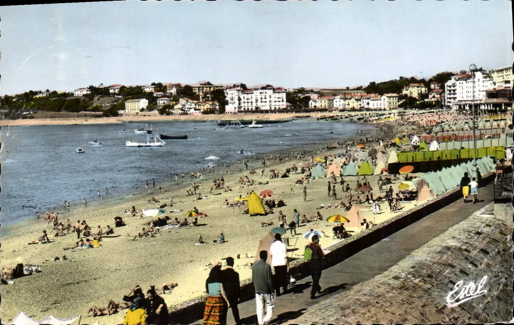 Saint-Jean-de-Luz — A Praia — Editor Estel, n° 3335 - Frente