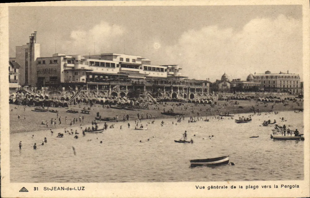 St-Jean-de-Luz — Allgemeiner Blick auf den Strand in Richtung Pergola — Verlag A.P.A. Nr. 31 - Vorderseite