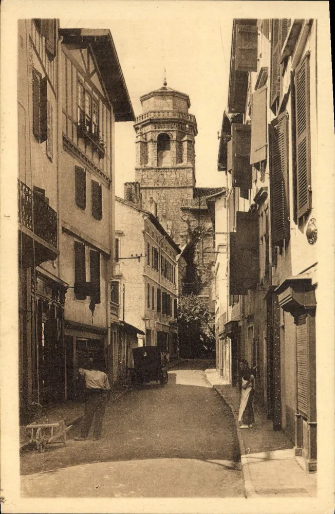 Saint-Jean-de-Luz — Rue Saint-Jean und der Kirchturm — Edit. Dorange, n° 54 - Vorderseite