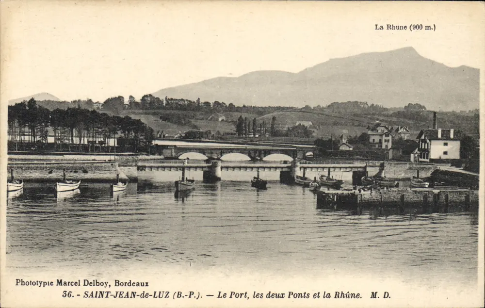 SAINT-JEAN-de-LUZ (B.-P.-) — Der Hafen, die beiden Brücken und die Rhûne — Fototypie von Marcel Delboy, Bordeaux - Vorderseite