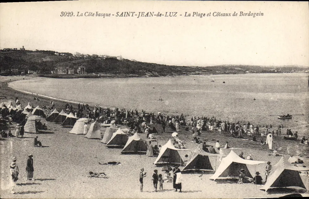 Saint-Jean-de-Luz — Der Strand und die Bordagain-Hügel — Verlag Bromotype (Langon, Gironde) - Vorderseite