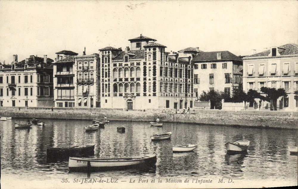 St-Jean-de-Luz — Der Hafen und das Haus der Infanta M. D. - Vorderseite