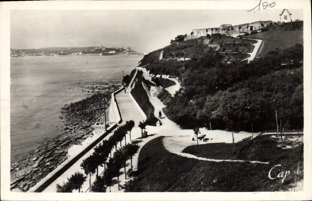 Cap — Widok portu i murów — Wydawca: « REAL-PHOTOS » - Awers
