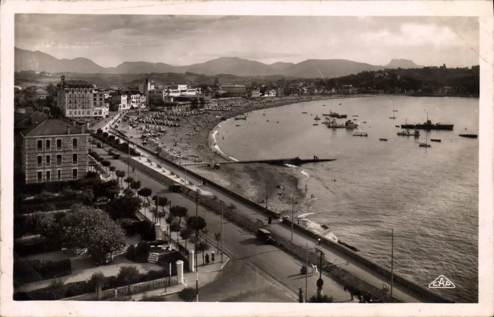 Strand von Saint-Jean-de-Luz — Panoramablick — Verlag A. P. Sirasbour - Vorderseite