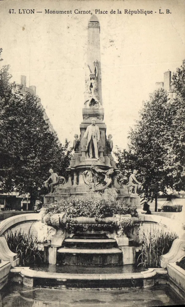 LYON — Monumento Carnot, Plaza de la República — L. B. - Anverso