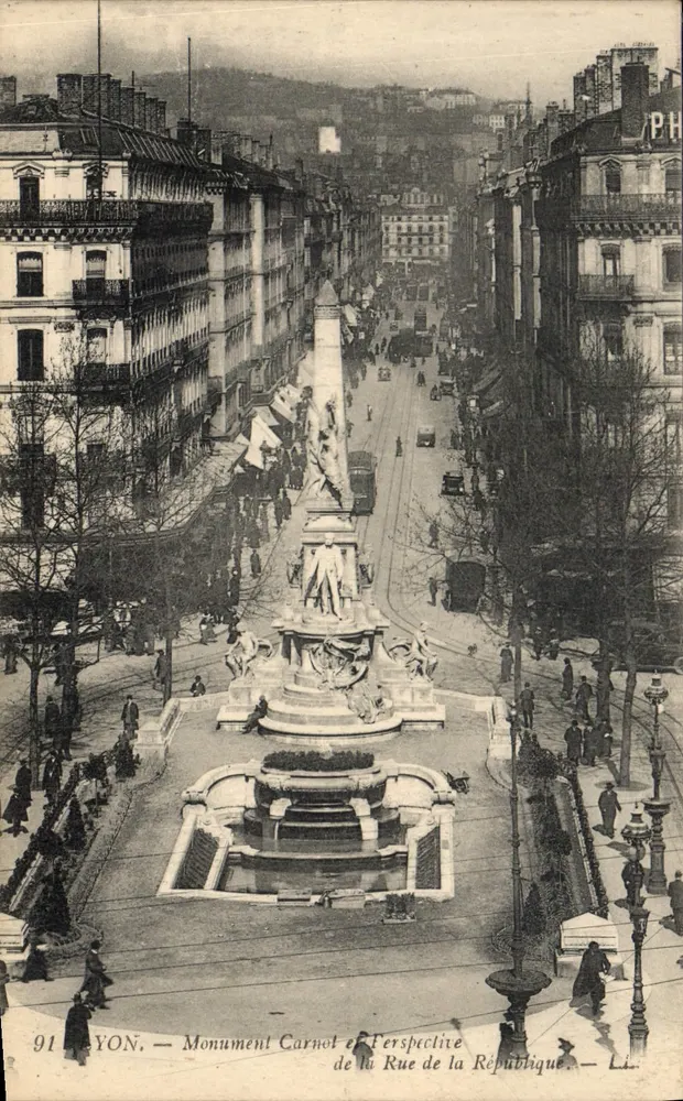 Lyon — Monument Carnot und Perspektive der Rue de la République — PH - Vorderseite