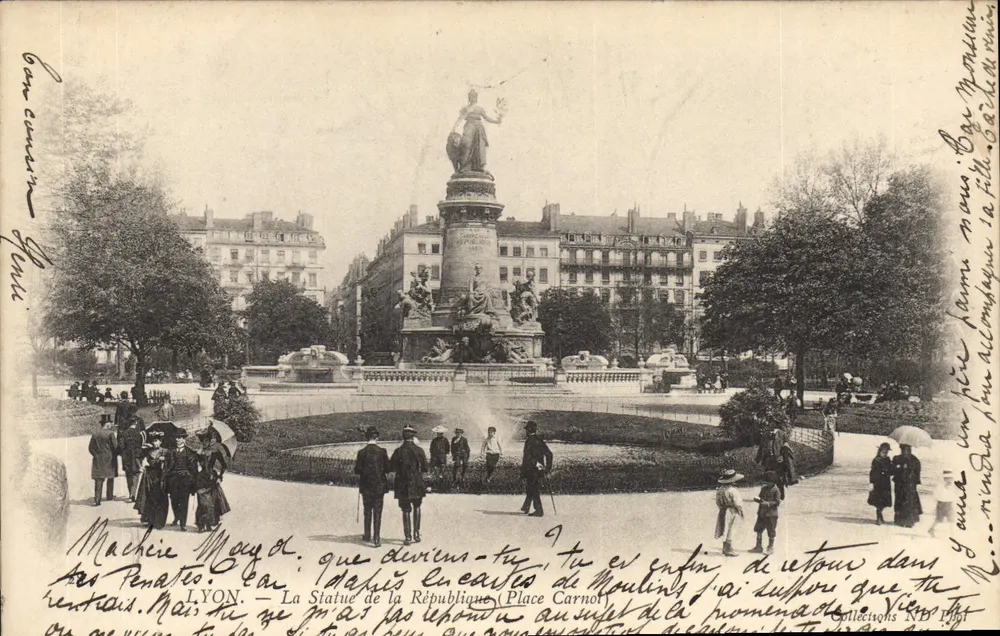 LYON — A Estátua da República (Place Carnot) — Editor: Etablissements Photographiques de Neurdein, Paris - Frente