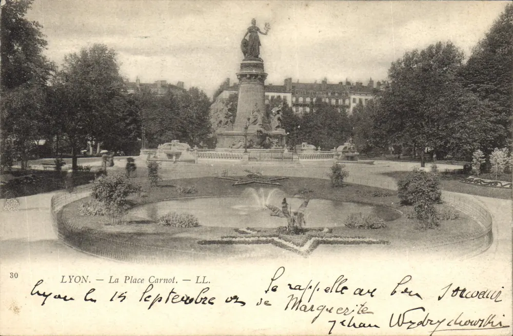 LYON — A Praça Carnot — LL. — N°30 - Frente