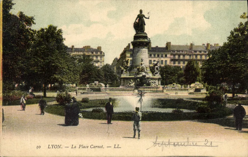LYON — A Praça Carnot — LL. — n°30 - Frente