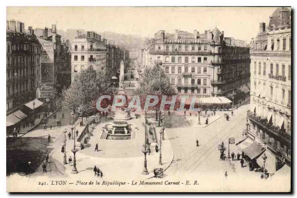 LYON — Piazza della Repubblica — Il Monumento Carnot — E. R. - Recto