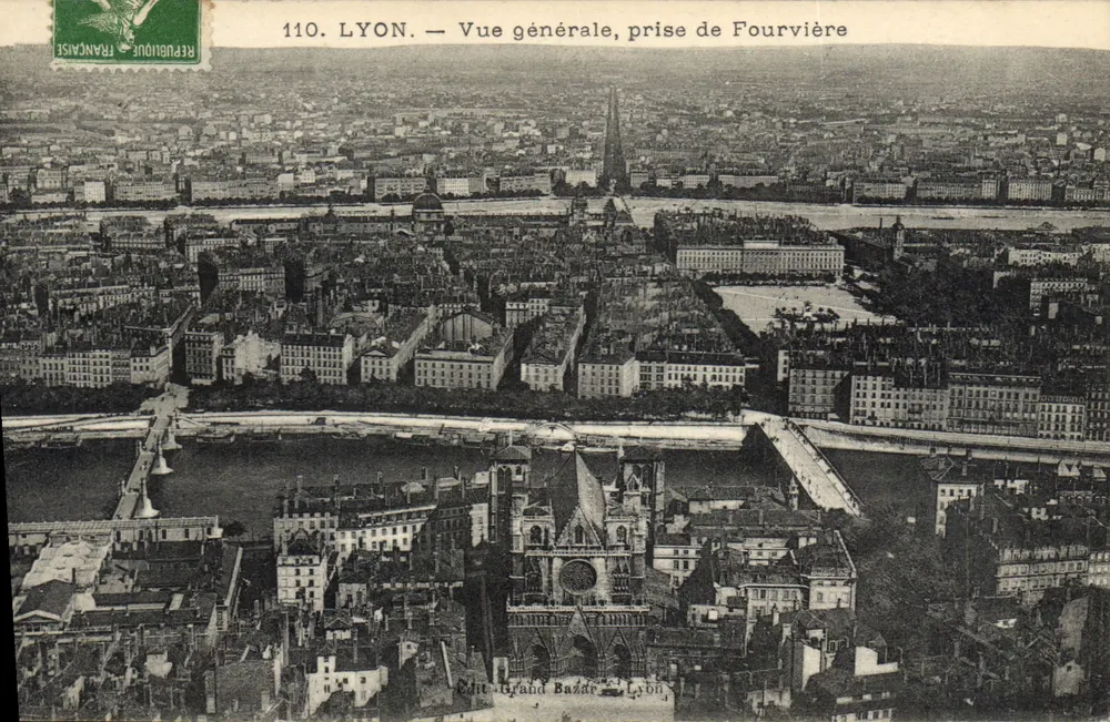 LYON — Vista generale, scattata da Fourvière — Edito dal Grand Bazar di Lyon - Recto