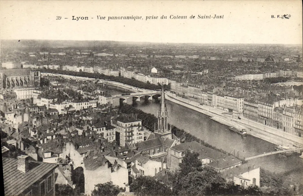 Lyon - Panoramablick, aufgenommen vom Coteau de Saint-Just — B. F. — Nr. 39 - Vorderseite