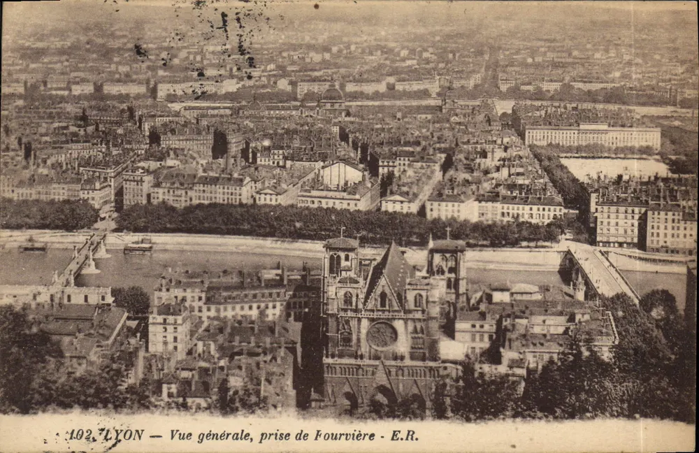 LYON — Vista geral, vista da Fourvière - E.R. - Frente