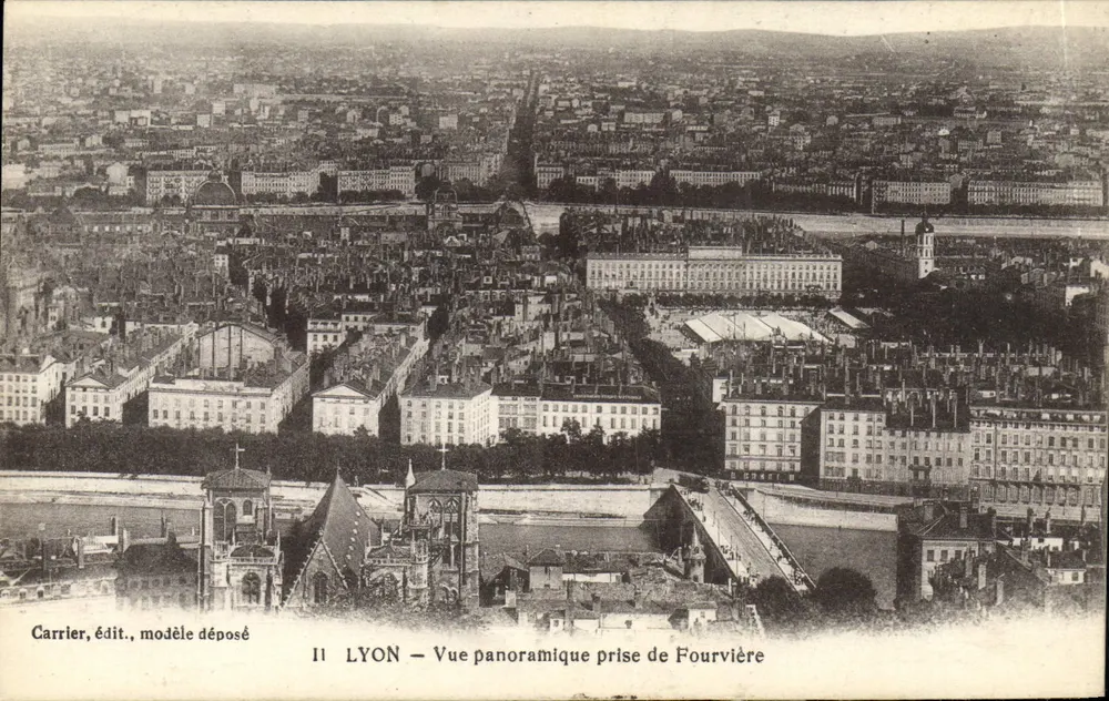 LYON — Panoramablick von Fourvière — Carrier, Verlag, Modell angemeldet - Vorderseite