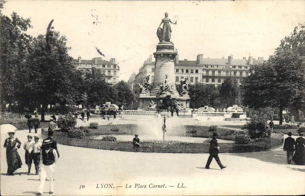 LYON — A Place Carnot — LL. n°30 - Frente