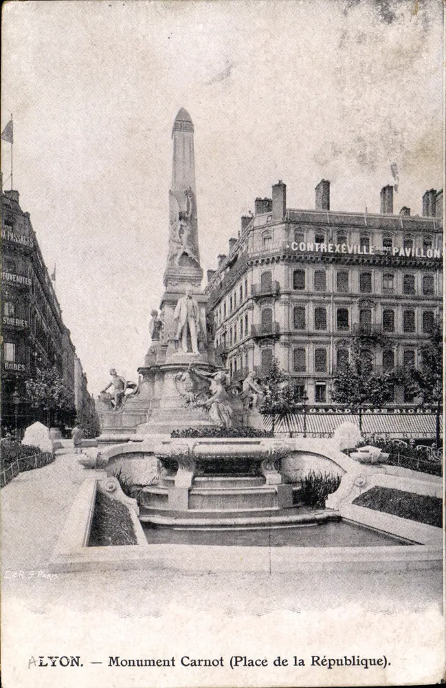 Lyon — Monument Carnot (Piazza della Repubblica) — E.B.R. Paris - Recto