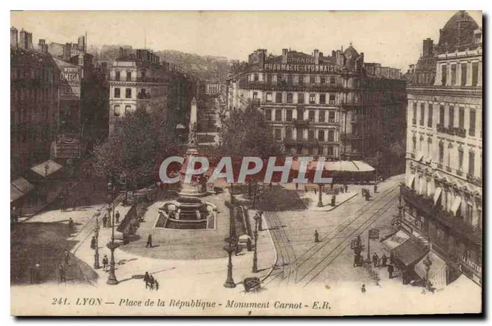 LYON — Plaza de la República — Monumento Carnot — E.R. - Anverso