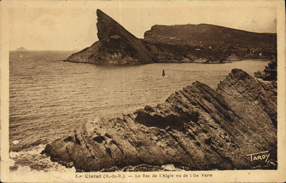 Der Bec de l'Aigle von der Île Verte gesehen — Küstenblick mit Klippen und Leuchtturm — Verlag Tardy - Vorderseite