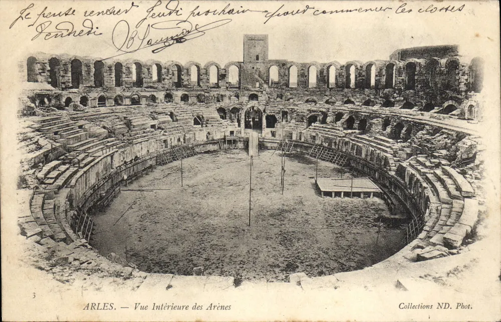 Arles — Vista Interior das Arenas — Collections ND. Fot. - Frente