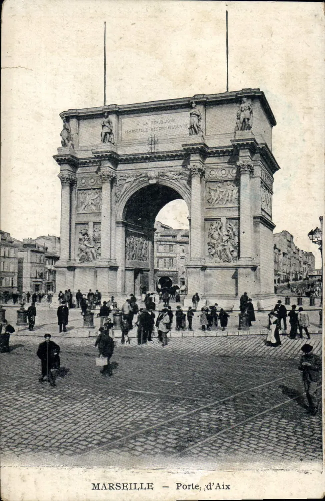 Marselha — Porta de Aix — Arco de triunfo dedicado à República - Frente