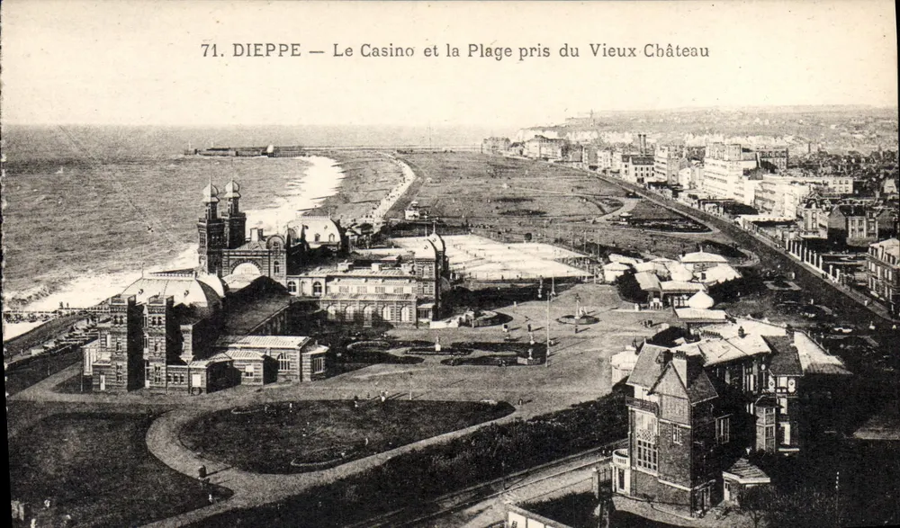 Dieppe — Das Casino und der Strand von der Alten Burg aus gesehen — n° 71 - Vorderseite