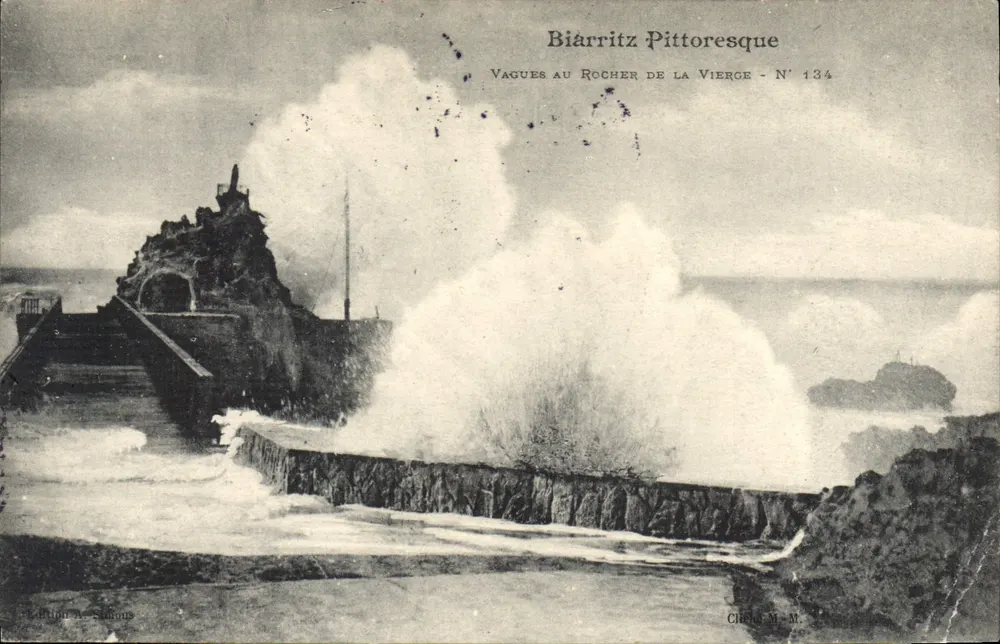 Biarritz Pittoresque — Vagues au Rocher de la Vierge — Édition A. Station - Vorderseite