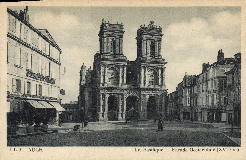 Auch — A Basílica — Fachada Ocidental (século XVII) - Frente