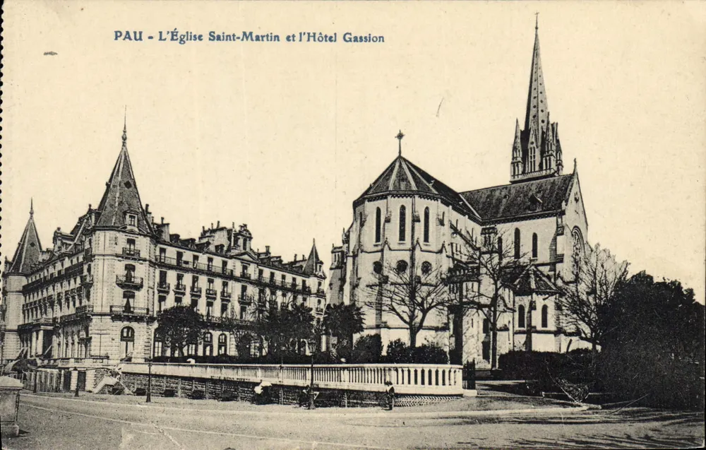 PAU - Ansicht der Kirche Saint-Martin und des Hotels Gassion — Verleger nicht sichtbar - Vorderseite