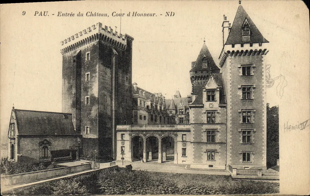 Pau - Entrée du Château, Cour d'Honneur - ND - Henriett - Frente
