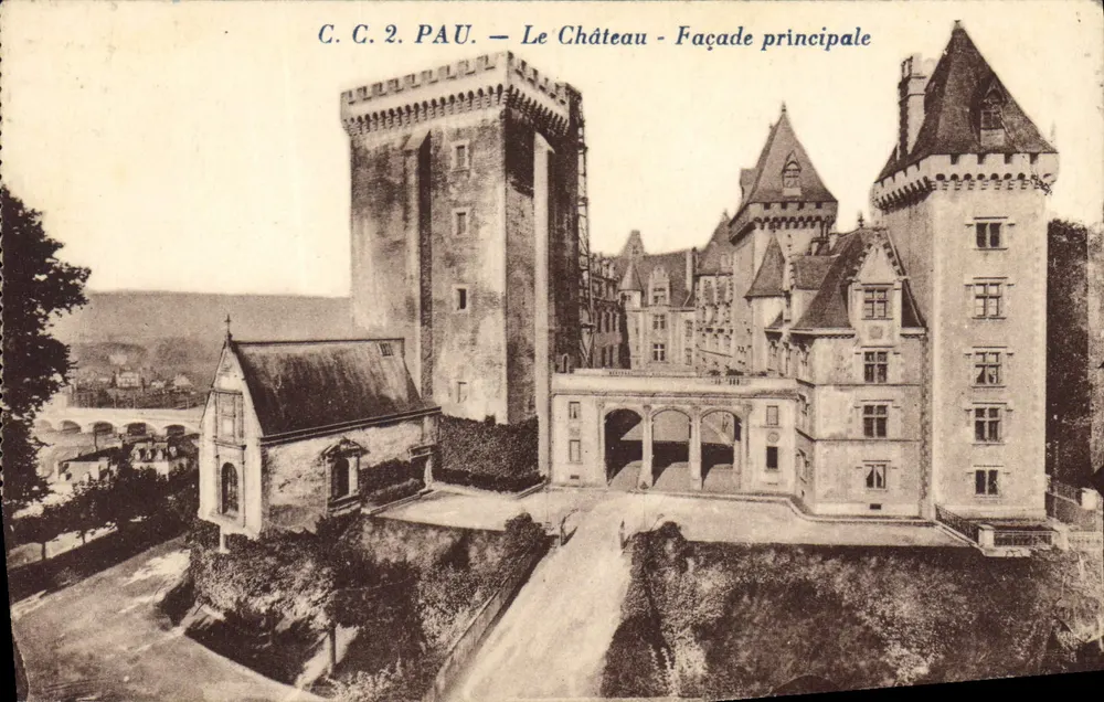 Pau — O Castelo - Fachada principal — C.C. 2, editor Carrache - Frente