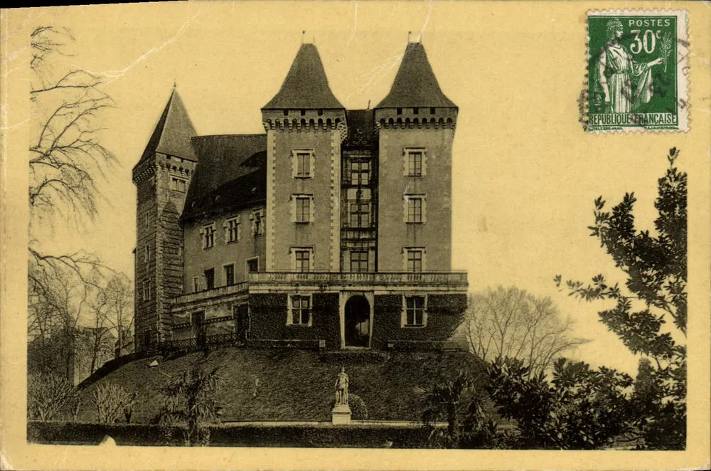 Castelo de Pau — Fachada ocidental — Edição dos Museus Nacionais - Frente