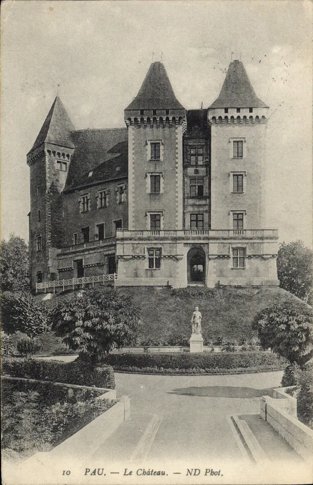 Pau — O Castelo — ND Pbot. - Frente
