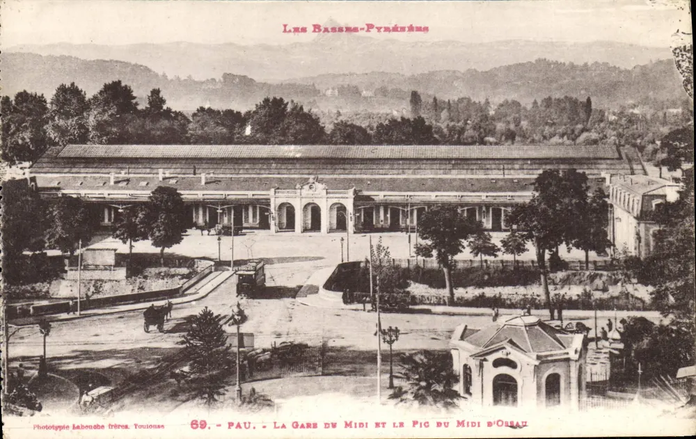 Pau - Der Südbahnhof und das Südpig von Orbassan — Phototypie Labouche Frères, Toulouse, Nr. 69 - Vorderseite