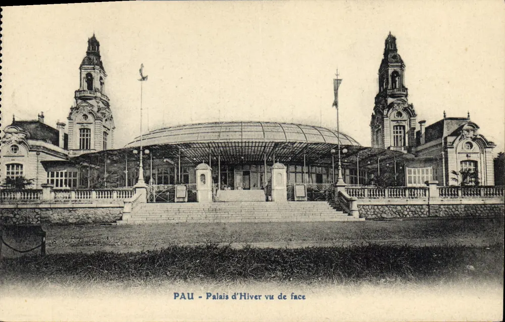 PAU - Palácio de Inverno visto de frente - Frente
