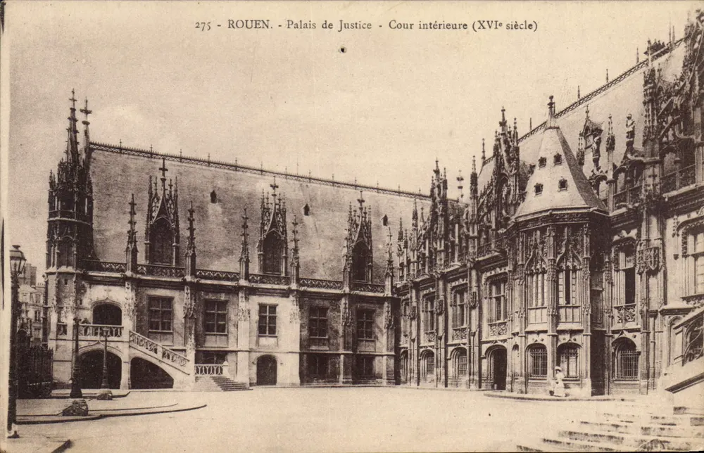 Rouen - Palácio de Justiça - Pátio interno (século XVI) - Frente