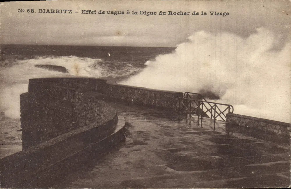Biarritz — Effekt einer Welle an der Digue du Rocher de la Vierge — Nr. 68 - Vorderseite