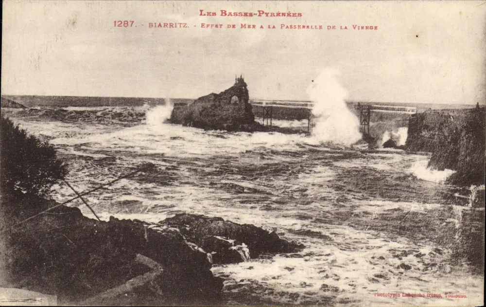 Biarritz - Efeito do mar na ponte da Virgem - Phototypia Labanèche Frères, Toulouse - Frente