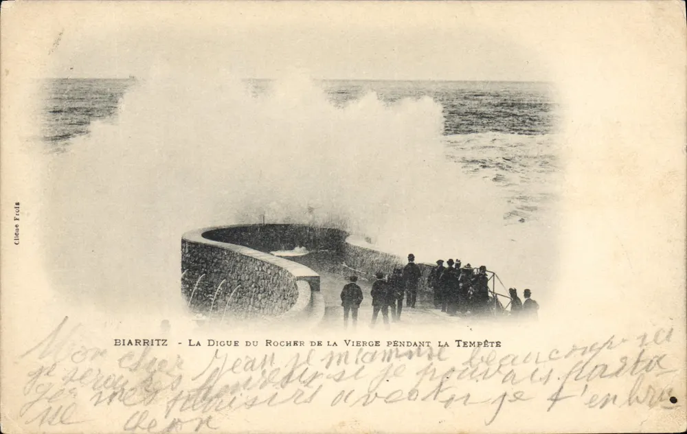 Biarritz - Die Mole des Rocher de la Vierge während eines Sturms — Verleger Clicqeu Frères - Vorderseite