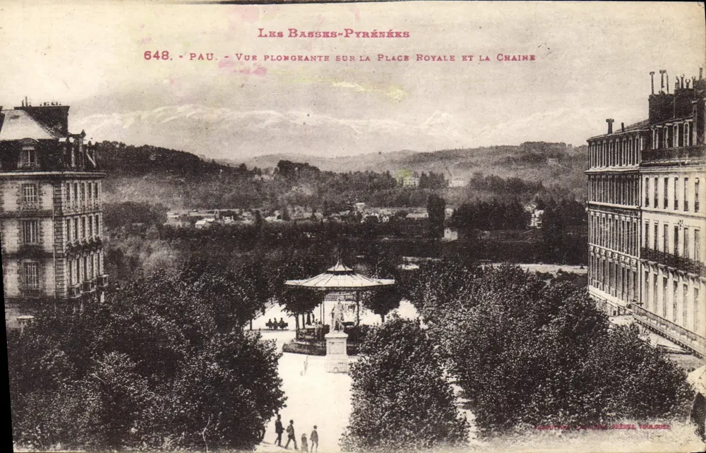 Pau — Aufnahme von Place Royale und der Kette — Les Basses-Pyrénées, n°648 - Vorderseite