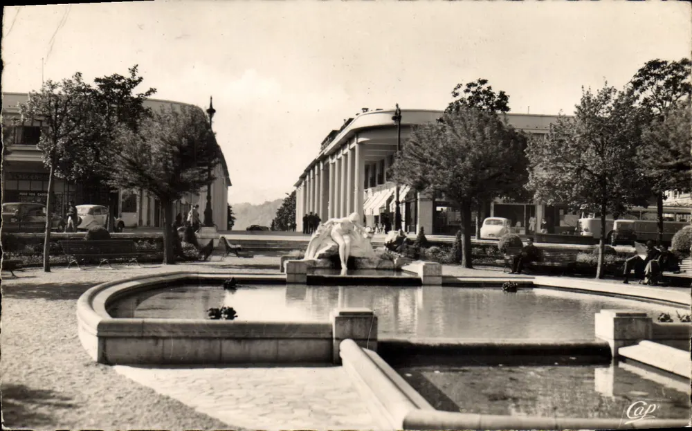 Pau - Praça Clemenceau e Palácio das Pirineus — C.A.P. n°64 - Frente