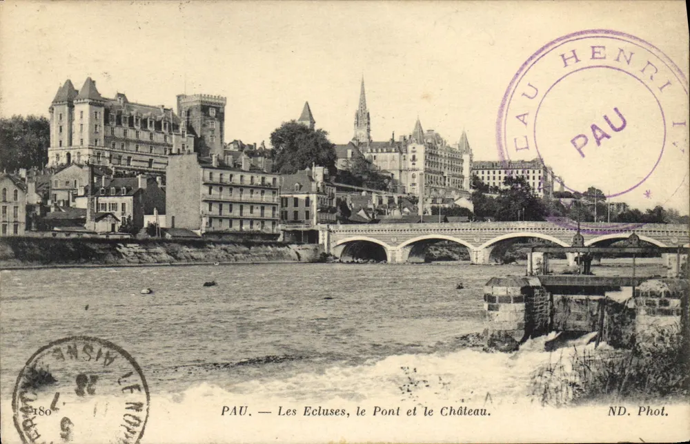 PAU — As Cachoeiras, o Ponte e o Castelo — ND. Fot. - Frente
