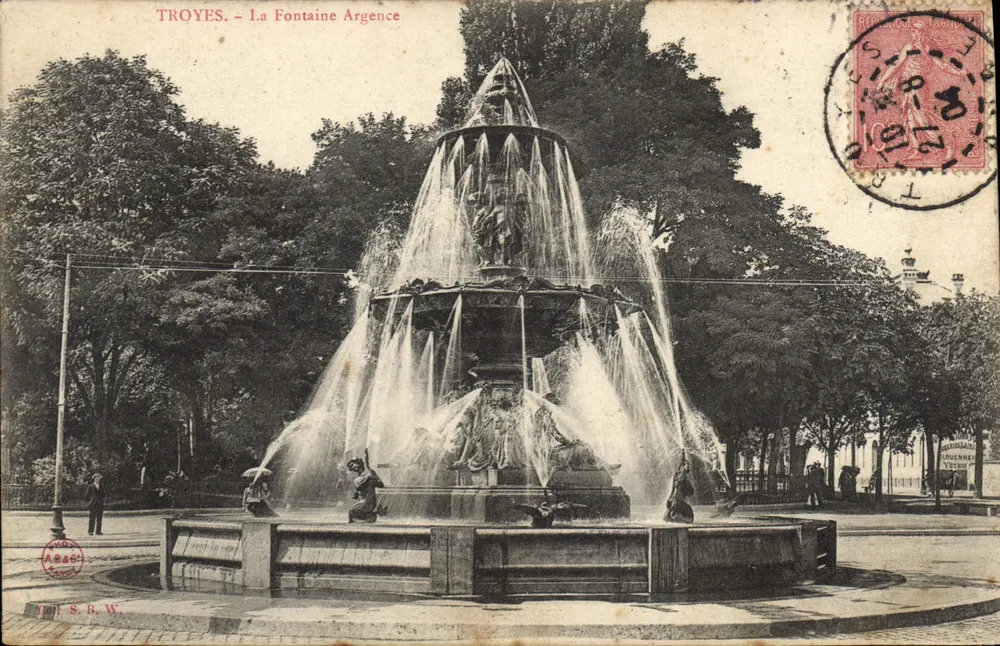 Troyes — A Fonte Argence — editada por H. S. R. W. - Frente