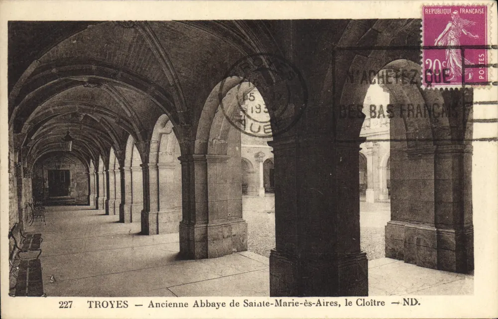 Troyes — Ehemalige Abtei Sainte-Marie-ès-Aires, der Cloister — ND. - Vorderseite
