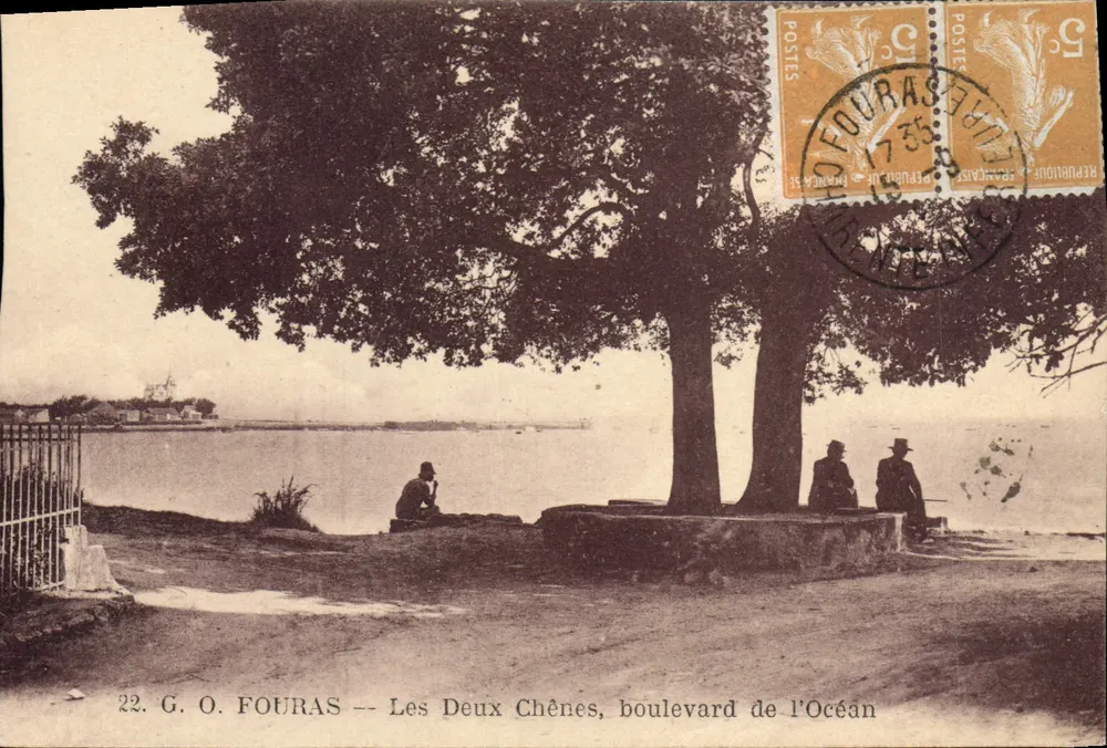 Os Dois Carvalhos, boulevard de l'Océan — G. O. FOURAS — n°22 - Frente