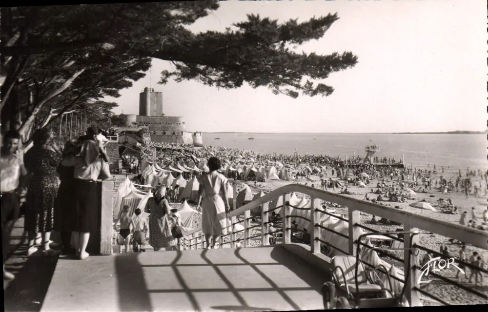 Fouras — La grande Plage — Éditions Artistiques Niort - Frente