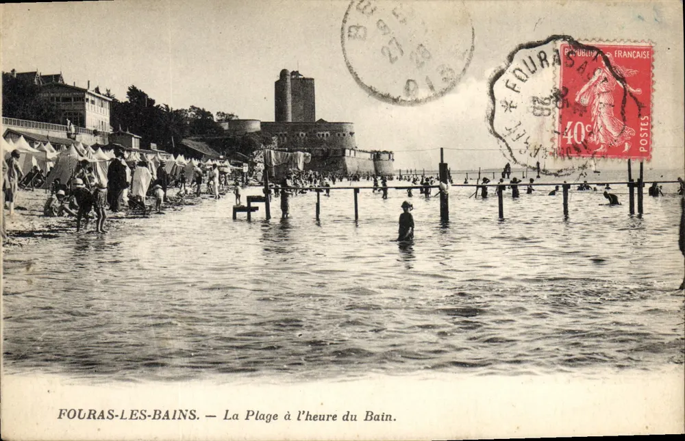 FOURAS-LES-BAINS — La Playa a la Hora del Baño — Edición Maubillier - Anverso