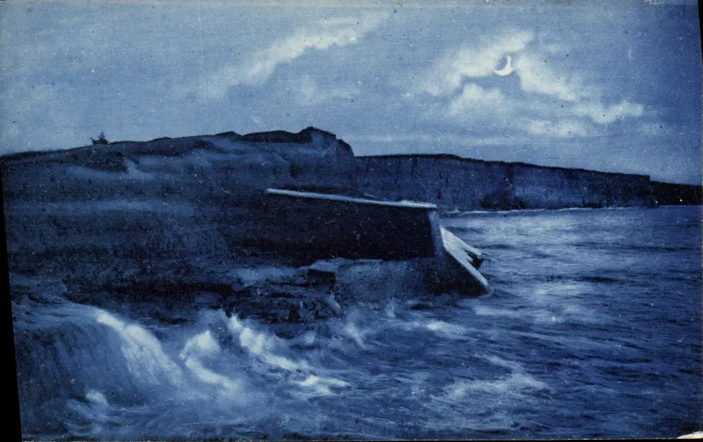 Falaise dos Boucholeurs sob a Luz da Lua — Châtelaillyon-Plage - Frente